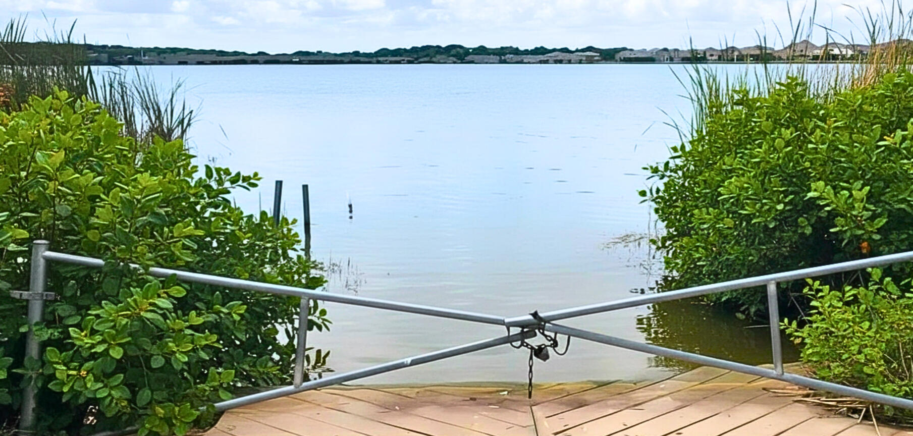Waterfront house for sale in Orlando area Disney area gated waterfront home for sale